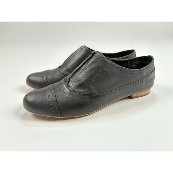 Trouvé Women’s Leather Shoes Size 7.5 | Black Slip-On Flats with Low Heel - Picture 1 of 4